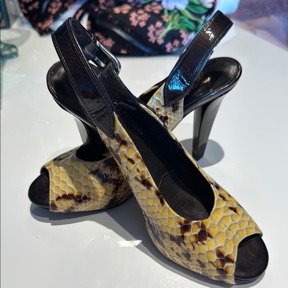 Elegant DONALD J PLINER Yellow Snakeskin Slingback Heels NEW!